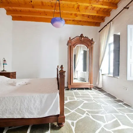 Traditional Atmospheric House * Parikia (Paros)