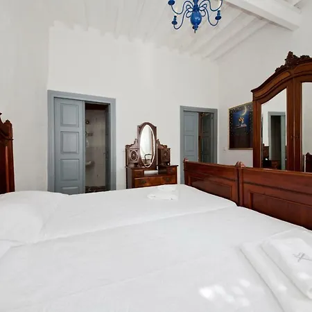 Holiday home Traditional Atmospheric House *